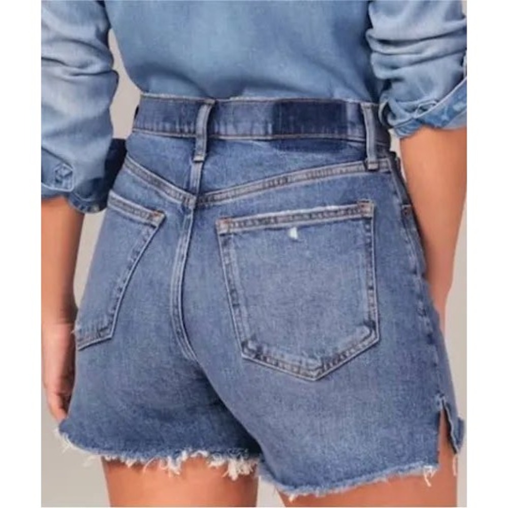 Abercrombie & Fitch 4 Inch Mom Short High Rise Medium Wash 29 8 Festival Boho